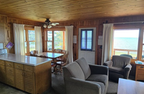 Lutsen Cabin | Lake Superior Log Cabin - Wave Watching Delight!