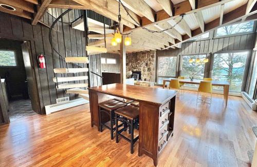 Grand Marais House | Lake Superior Retreat | 500' Private Shoreline