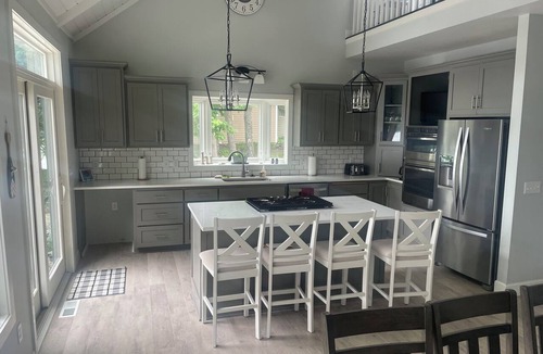 South Haven House | Lake Sylvia Enjoyable 4-bedroom House Sleeps 15!