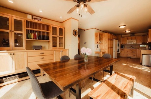 Grand Marais House | Lake View, Outdoor Pizza Oven, Fireplace