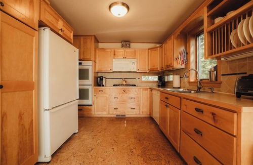 Grand Marais House | Lake View, Outdoor Pizza Oven, Fireplace