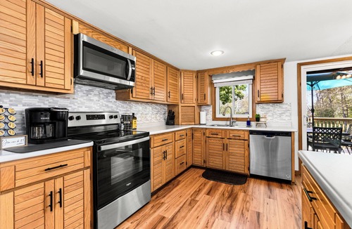 Grand Lake House | Lakefront Cabin, Hot Tub, Sauna, Fireplace, Game Room, Private Lot