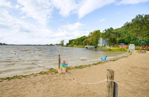 Campbellsport House | Lakefront Condo w/Beach Access in Campbellsport!