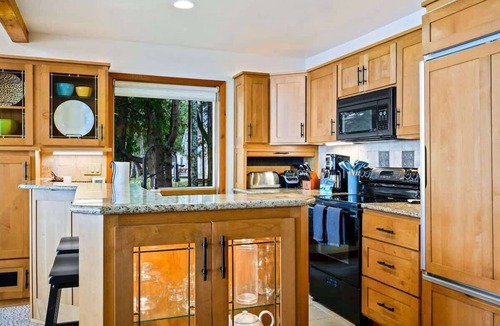 Baileys Harbor House | Lakefront Cottage · Sand Beach · Waterfront Deck