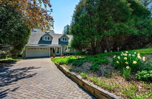Baileys Harbor House | Lakefront Cottage · Sand Beach · Waterfront Deck