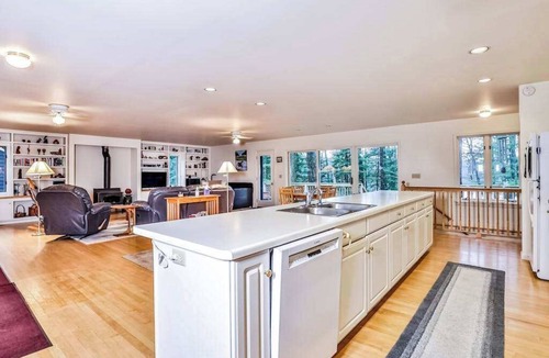Land O Lakes House | Lakefront, dog-friendly home with canoe, firepit, large deck, & washer/dryer