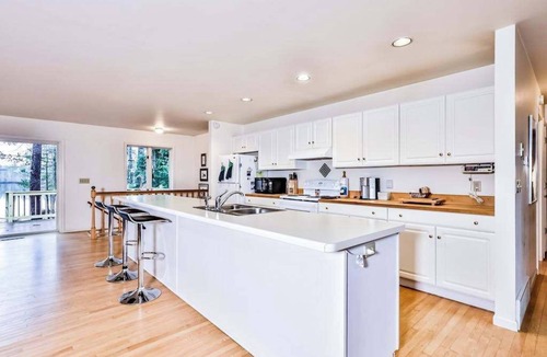 Land O Lakes House | Lakefront, dog-friendly home with canoe, firepit, large deck, & washer/dryer