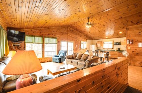 Ainsworth House | Lakefront Duplex in Northwoods: Angler’s Haven!