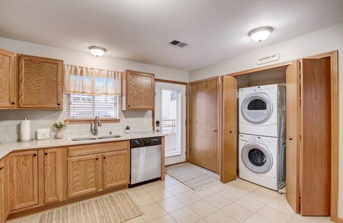 Lake Delton Condo | Lakefront Haven - Families, Golfers, Girl's Trips
