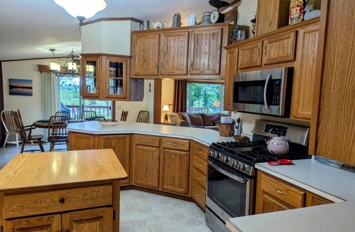 Hayward House | Lakefront Hayward Retreat, 3BR/2BA, Sleeps 9, Private Dock, Walk to Downtown