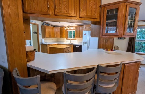 Hayward House | Lakefront Hayward Retreat, 3BR/2BA, Sleeps 9, Private Dock, Walk to Downtown