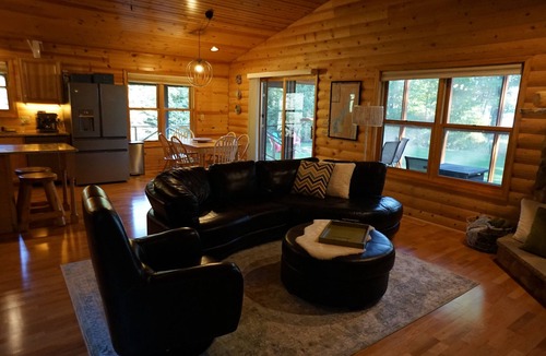Necedah House | Lakefront House with Amazing Sun Room and Jacuzzi!