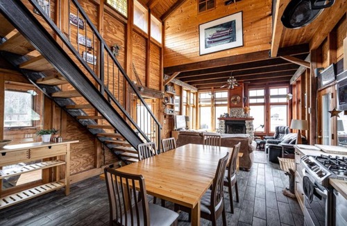 Cascade Cabin | Lakeside Cabin on Private Lake! Perfect for families and couples getaway.