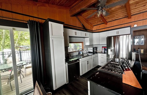 Pine City Cabin | Lakeside gem just 1 hr from the Cities.