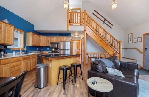 Biwabik Ski Chalet | Lakeside Villa Home at the base of Giants Ridge - 4 bed, 3 bath, sleeps 10