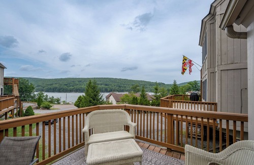 Mountainside Condo | Lakeview 2-bedroom condo with wood fireplace