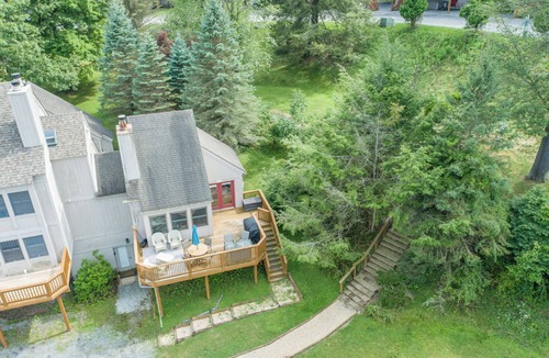 Mountainside Condo | Lakeview 2-bedroom condo with wood fireplace