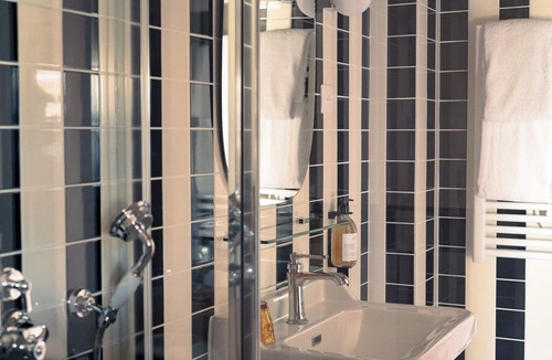 Batignolles Hotel | Lala Hotel