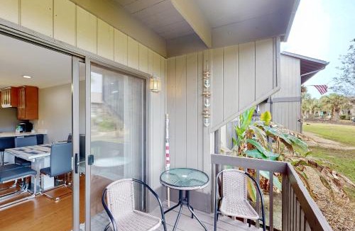 Diamondhead House | Lanai Village Condo w/Pool & Tennis! Dog Friendly