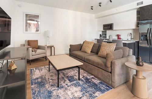 Washington Apartment | Landing | Amazing 1BD, Rooftop Lounge, Gym
