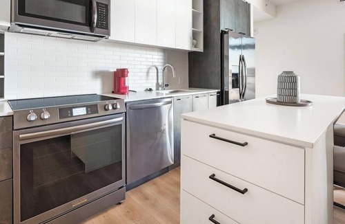 Washington Apartment | Landing | Amazing 1BD, Rooftop Lounge, Gym