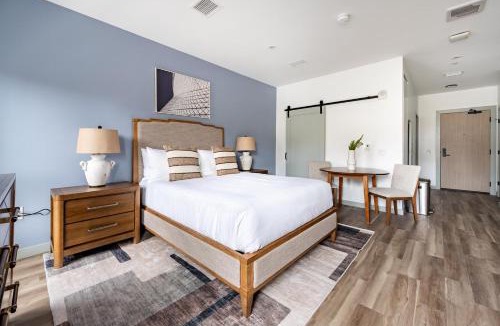 Haverhill Apartment | Landing Amazing Studio Pool Gym