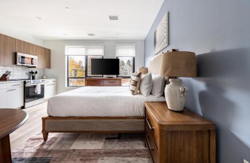 Haverhill Apartment | Landing Amazing Studio Pool Gym