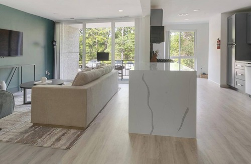 Greenbelt Apartment | Landing | Beautiful 1BD, Gym, Pool