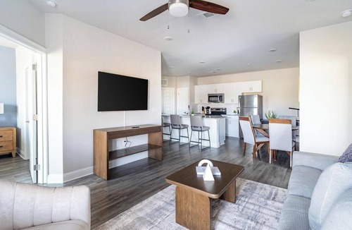 Harvey Apartment | Landing | Incredible 2BD, Gym, Clubhouse