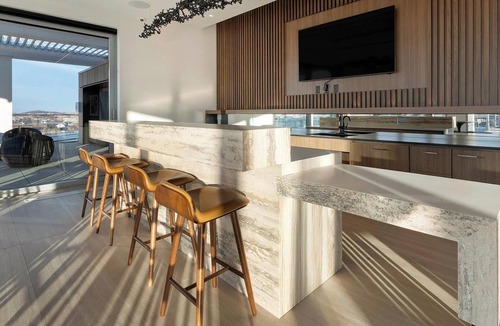 Washington Apartment | Landing | Incredible Studio, Rooftop Lounge, Gym