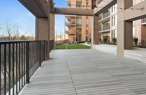 Washington Apartment | Landing | Incredible Studio, Rooftop Lounge, Gym