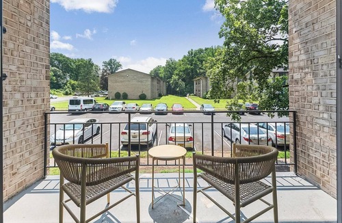 Greenbelt Apartment | Landing | Modern 1BD, Gym, Pool