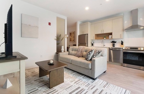 Hyattsville Apartment | Landing | Modern 2BD, Gym, Pool