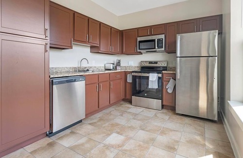 Chillum Apartment | Landing | Spectacular Studio, Clubhouse, Gym
