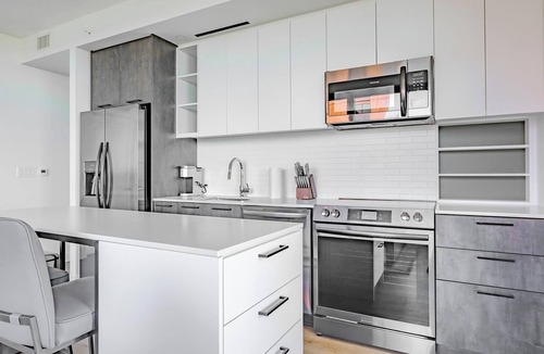 Washington Apartment | Landing | Spectacular 2BD, Rooftop Lounge