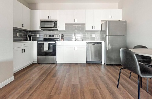 Townsite Apartment | Landing | Stylish 2BD, Rooftop Lounge, Pool