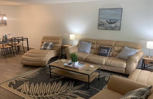 Fairhope Apartment | Large 2 Bedroom Apartment in Downtown Fairhope