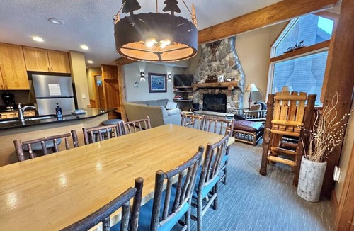 Lutsen House | Large 5BR Ski-In/Ski-Out | Sauna | Sleeps 12