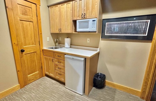 Lutsen House | Large 5BR Ski-In/Ski-Out | Sauna | Sleeps 12