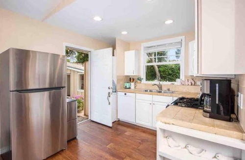Hedgerow House | Large charming guest house close to Miramar.
