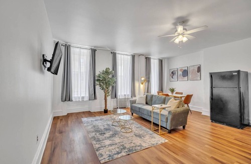 Center City West Apartment | Large Historical 1/1 Center City | Sleeps 4!