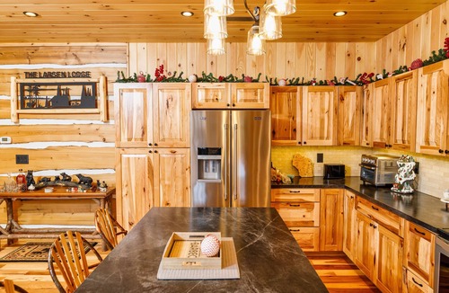 Egg Harbor Cabin | Larsen Lodge Downtown Village Egg Harbor, Sauna, New, Rustic and Elegant.