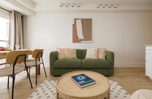 Vivienne Apartment | Lavie Maison Cozy Flat in Parisian Passage