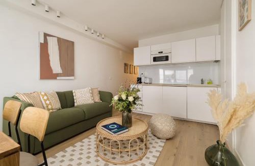 Vivienne Apartment | Lavie Maison Cozy Flat in Parisian Passage