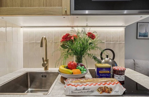 Ternes Apartment | Lavie Maison : Hot Tub & AC Near Arc de Triomphe