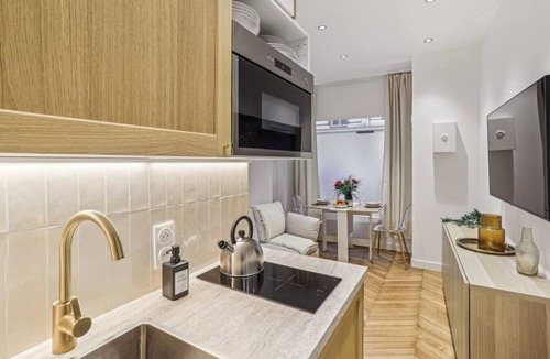 Ternes Apartment | Lavie Maison : Hot Tub & AC Near Arc de Triomphe