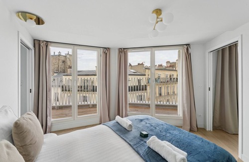 Epinettes Apartment | Lavie Maison: Spacious Apartment with Terrace