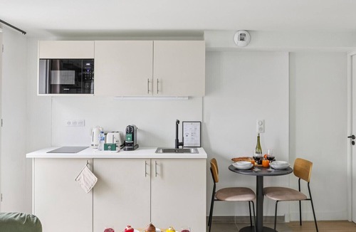 Epinettes Apartment | Lavie Maison : Spacious Studio near Montmartre