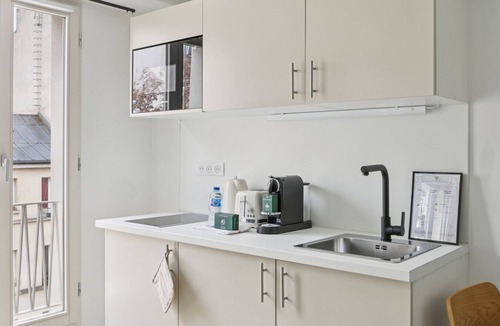 Epinettes Apartment | Lavie Maison : Spacious Studio near Montmartre