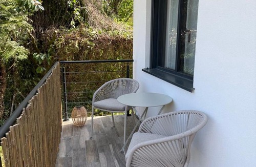 Coupvray Apartment | Le Balcon petit extérieur Idéal familles & couples à 10 min Disneyland Paris avec lit Queen size & parking privé